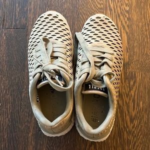 Nobull- Women’s leather runner